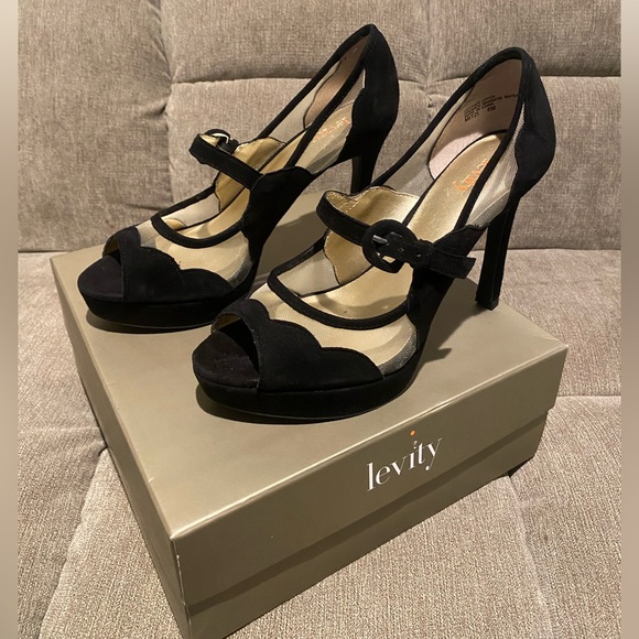 Levity High Heels - Picture 3 of 7